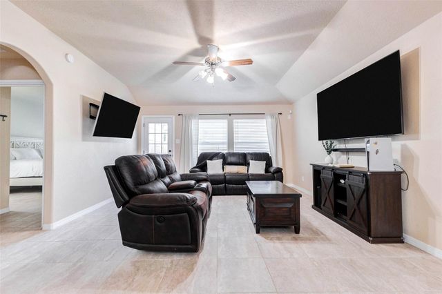 7039 Primrose Road, Baytown, TX 77521