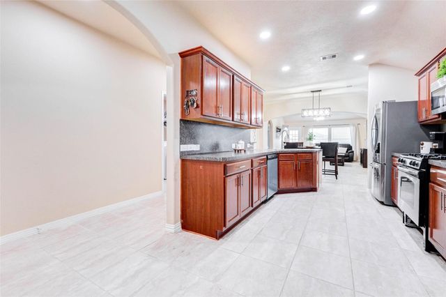 7039 Primrose Road, Baytown, TX 77521