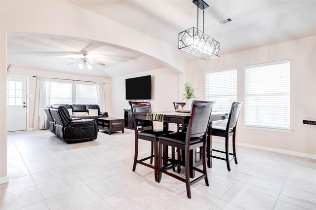 7039 Primrose Road, Baytown, TX 77521