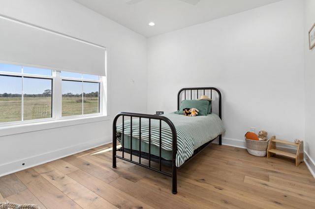 31395 Sh 105, Sour Lake, TX 77659