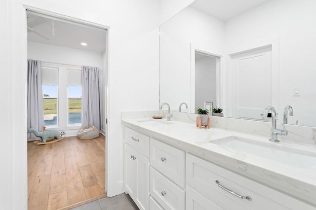 31395 Sh 105, Sour Lake, TX 77659