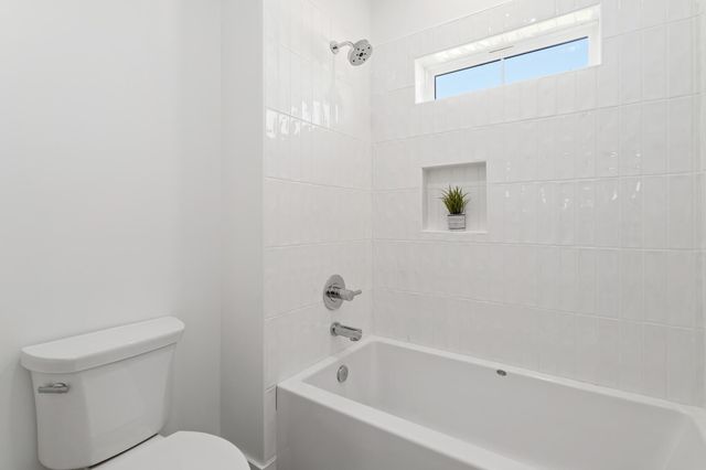 31395 Sh 105, Sour Lake, TX 77659