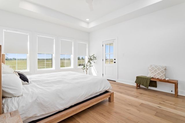 31395 Sh 105, Sour Lake, TX 77659