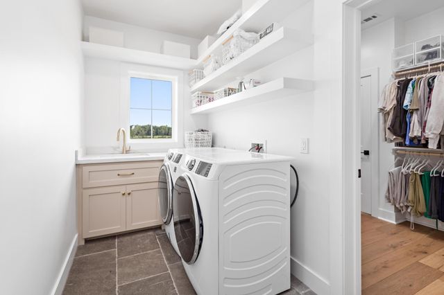 31395 Sh 105, Sour Lake, TX 77659