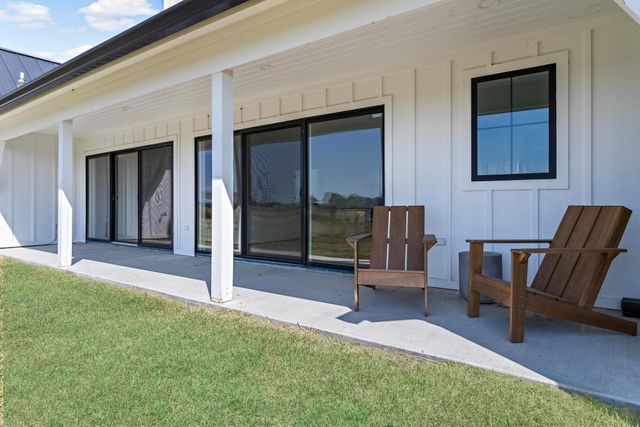 31395 Sh 105, Sour Lake, TX 77659