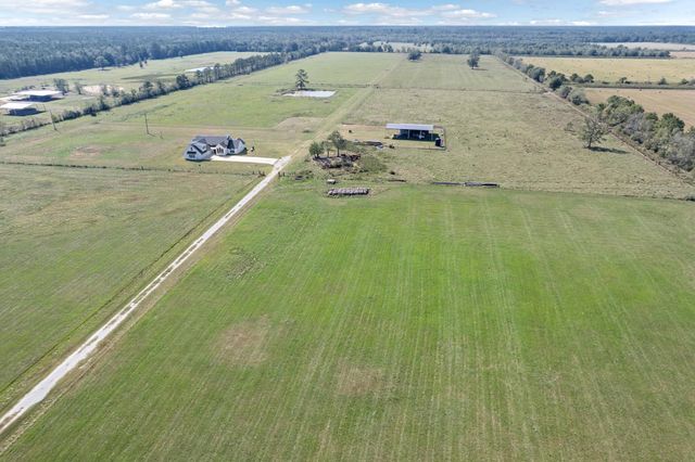 31395 Sh 105, Sour Lake, TX 77659