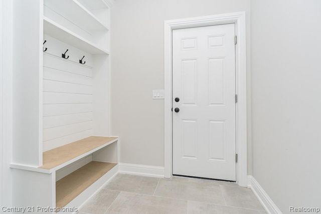 53242 Eastbourne Drive, Shelby Charter Township, MI 48316