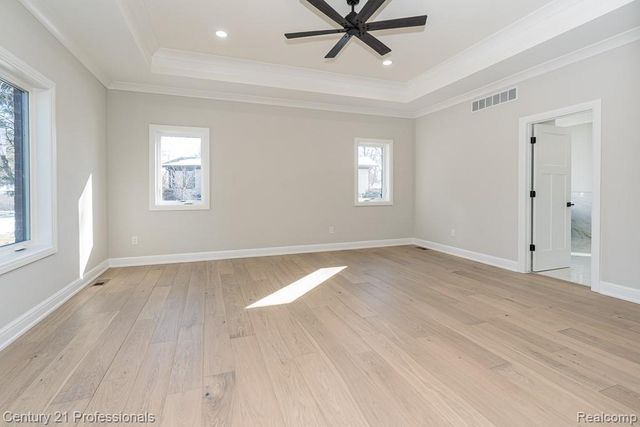 53242 Eastbourne Drive, Shelby Charter Township, MI 48316