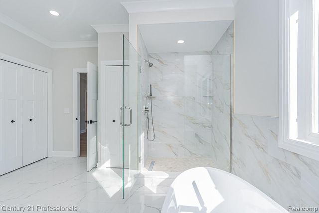 53242 Eastbourne Drive, Shelby Charter Township, MI 48316