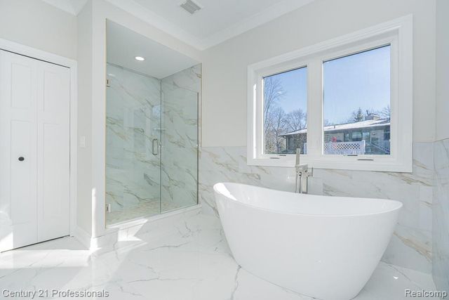 53242 Eastbourne Drive, Shelby Charter Township, MI 48316