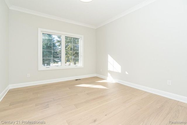 53242 Eastbourne Drive, Shelby Charter Township, MI 48316