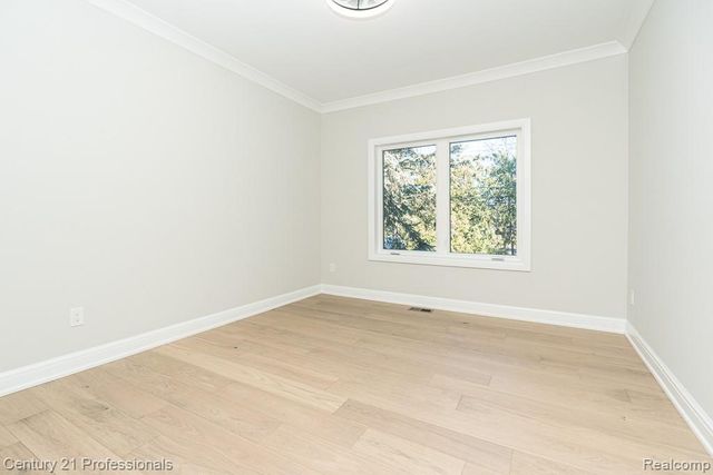 53242 Eastbourne Drive, Shelby Charter Township, MI 48316