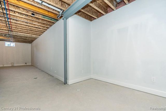 53242 Eastbourne Drive, Shelby Charter Township, MI 48316