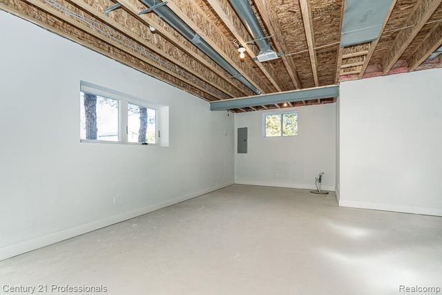 53242 Eastbourne Drive, Shelby Charter Township, MI 48316