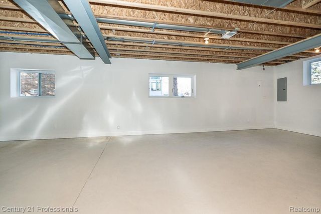 53242 Eastbourne Drive, Shelby Charter Township, MI 48316