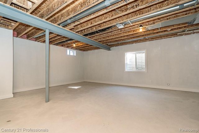 53242 Eastbourne Drive, Shelby Charter Township, MI 48316