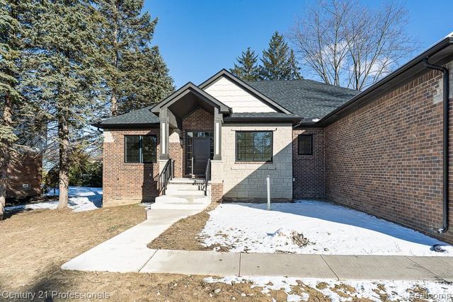 53242 Eastbourne Drive, Shelby Charter Township, MI 48316