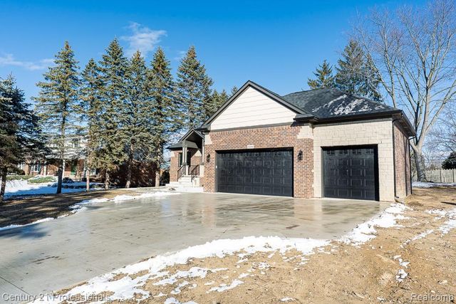 53242 Eastbourne Drive, Shelby Charter Township, MI 48316