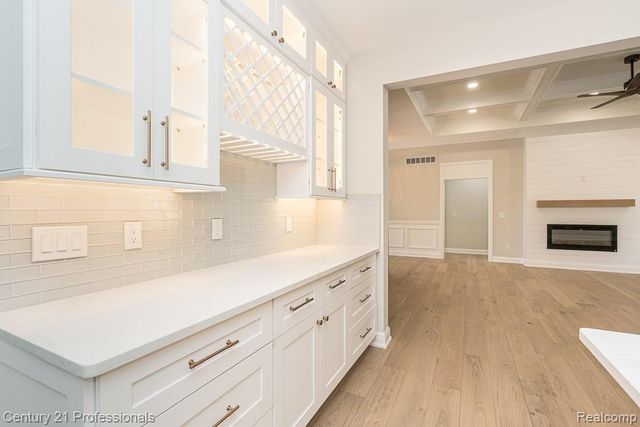 53242 Eastbourne Drive, Shelby Charter Township, MI 48316