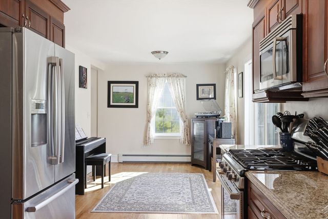 129 Academy Ave, Weymouth, MA 02188