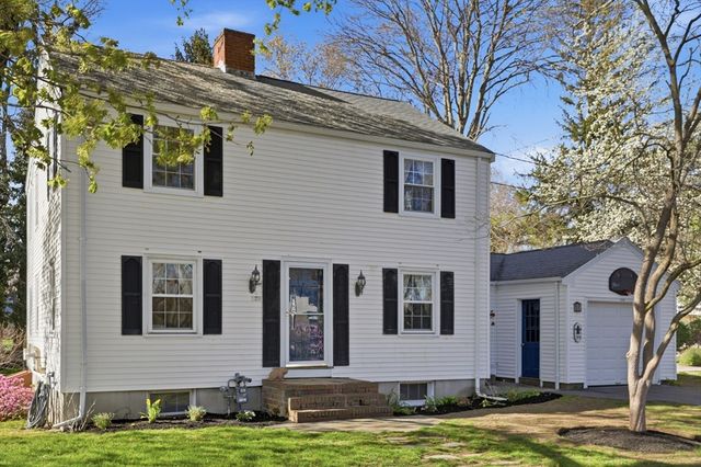 129 Academy Ave, Weymouth, MA 02188