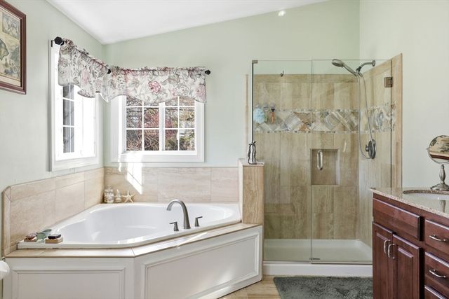 129 Academy Ave, Weymouth, MA 02188