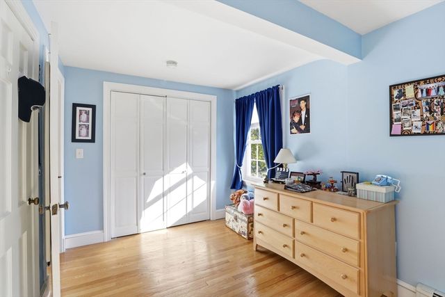 129 Academy Ave, Weymouth, MA 02188