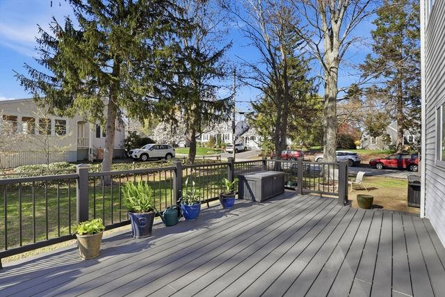 129 Academy Ave, Weymouth, MA 02188