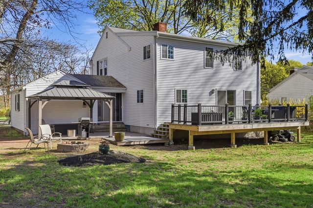 129 Academy Ave, Weymouth, MA 02188