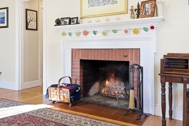 129 Academy Ave, Weymouth, MA 02188