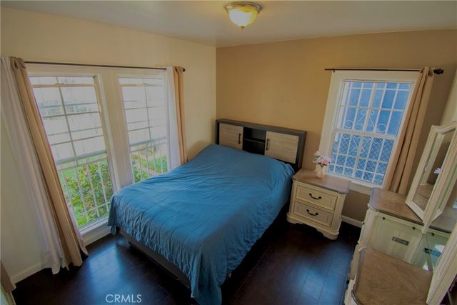 1010 69th St., Los Angeles, CA 90044