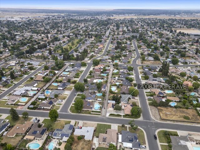 7008 Hooper Avenue, Bakersfield, CA 93308
