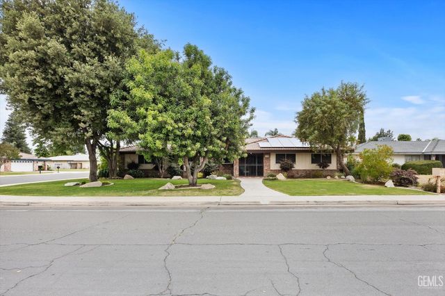7008 Hooper Avenue, Bakersfield, CA 93308