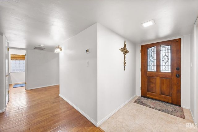 7008 Hooper Avenue, Bakersfield, CA 93308