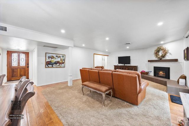 7008 Hooper Avenue, Bakersfield, CA 93308