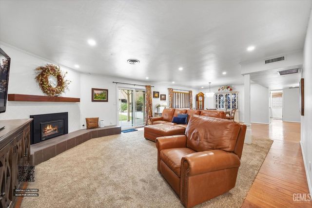7008 Hooper Avenue, Bakersfield, CA 93308