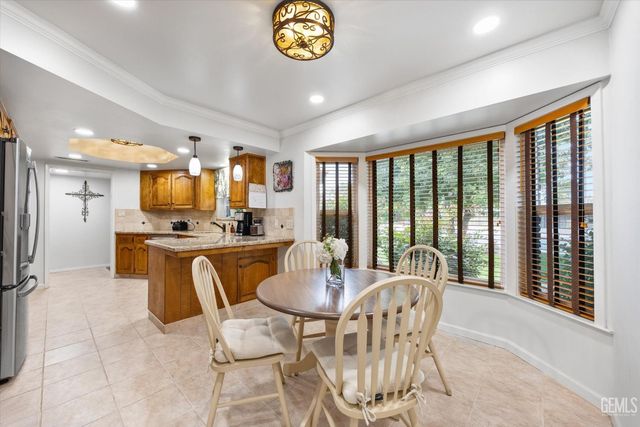 7008 Hooper Avenue, Bakersfield, CA 93308