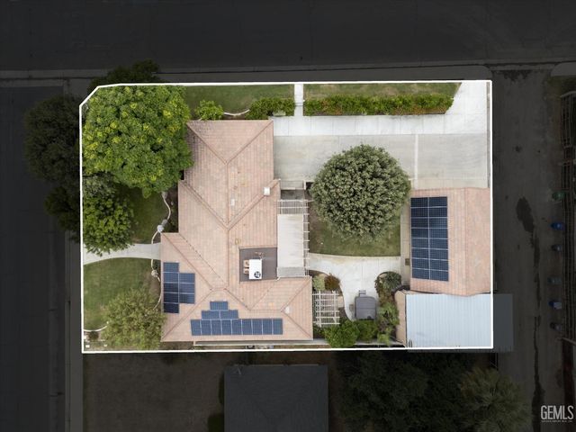 7008 Hooper Avenue, Bakersfield, CA 93308