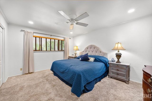 7008 Hooper Avenue, Bakersfield, CA 93308
