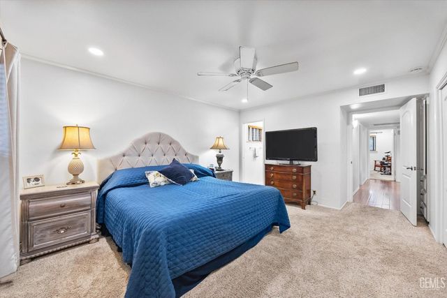 7008 Hooper Avenue, Bakersfield, CA 93308