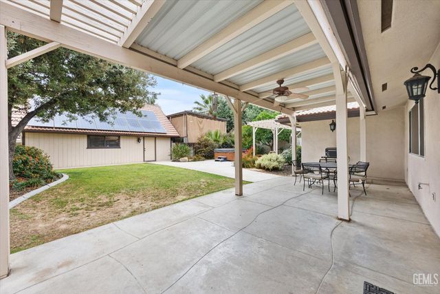 7008 Hooper Avenue, Bakersfield, CA 93308