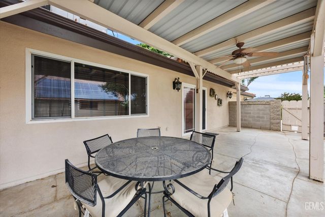 7008 Hooper Avenue, Bakersfield, CA 93308