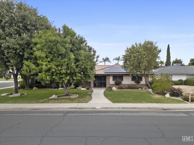7008 Hooper Avenue, Bakersfield, CA 93308