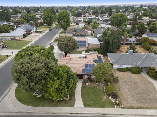 7008 Hooper Avenue, Bakersfield, CA 93308