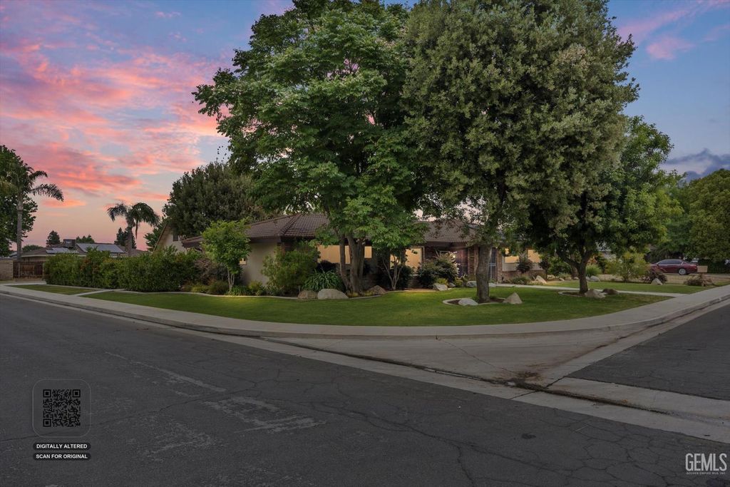 7008 Hooper Avenue, Bakersfield, CA 93308