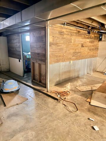 3508 S Beacon Street, Muncie, IN 47302