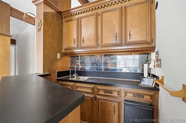 6271 S Jamestown Avenue, Tulsa, OK 74136