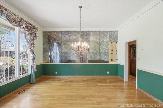 6271 S Jamestown Avenue, Tulsa, OK 74136