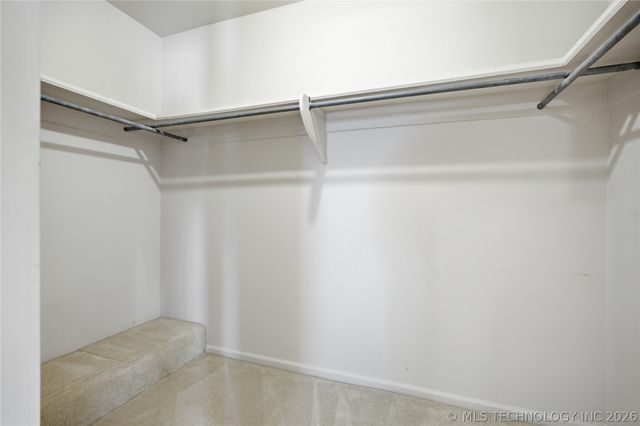 6271 S Jamestown Avenue, Tulsa, OK 74136