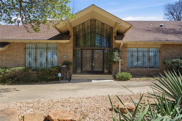 6271 S Jamestown Avenue, Tulsa, OK 74136